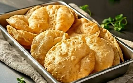 Puris, puffed and golden