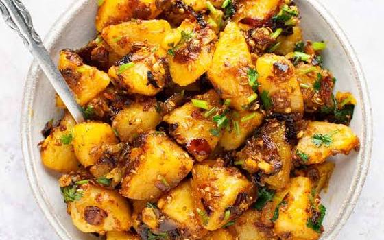 Aloo Dry / Gravy